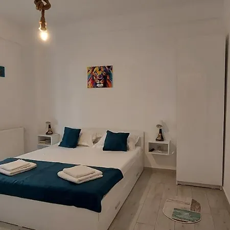 Apartament Delia דירה *